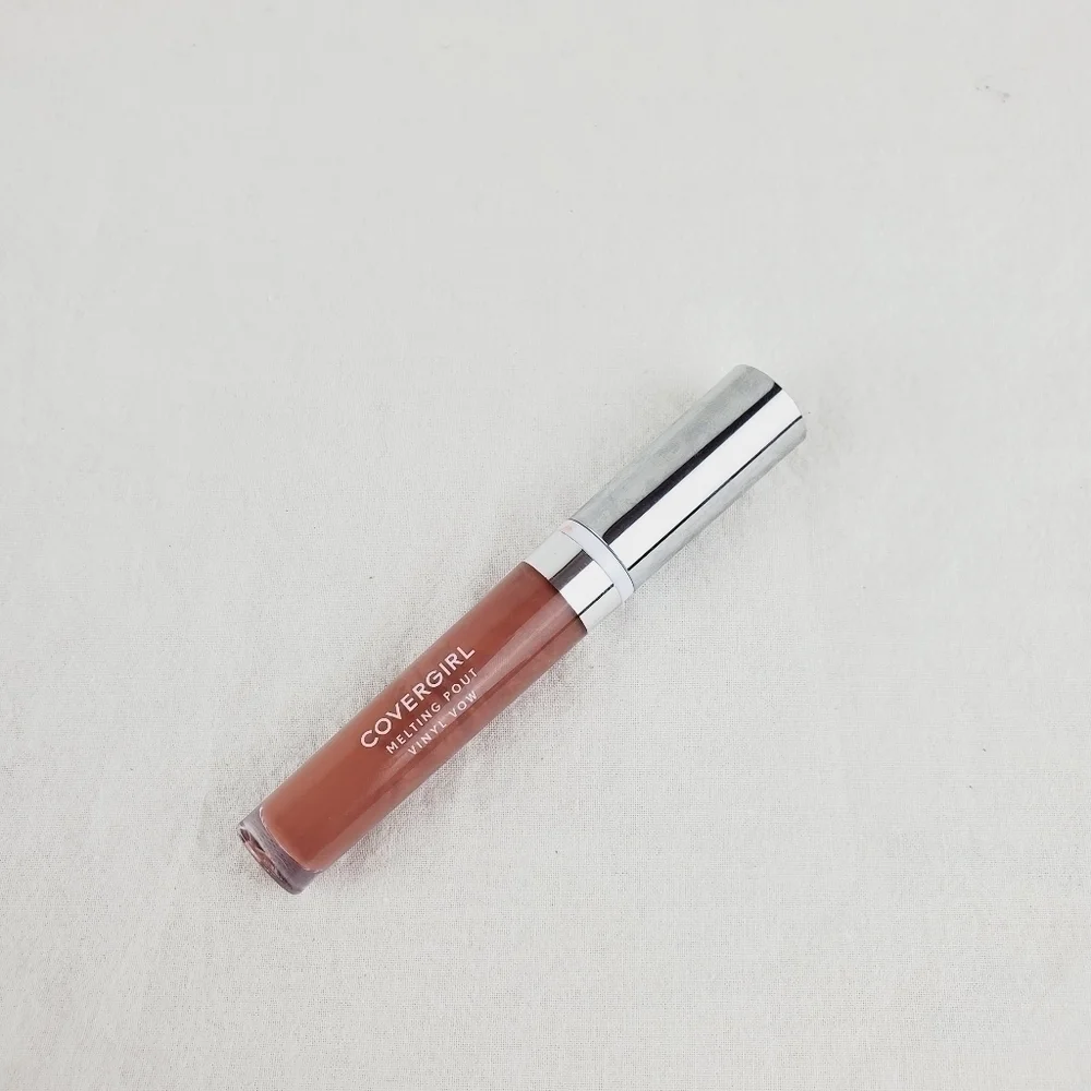 Covergirl melting pout Vinyl Vow Lip Gloss
